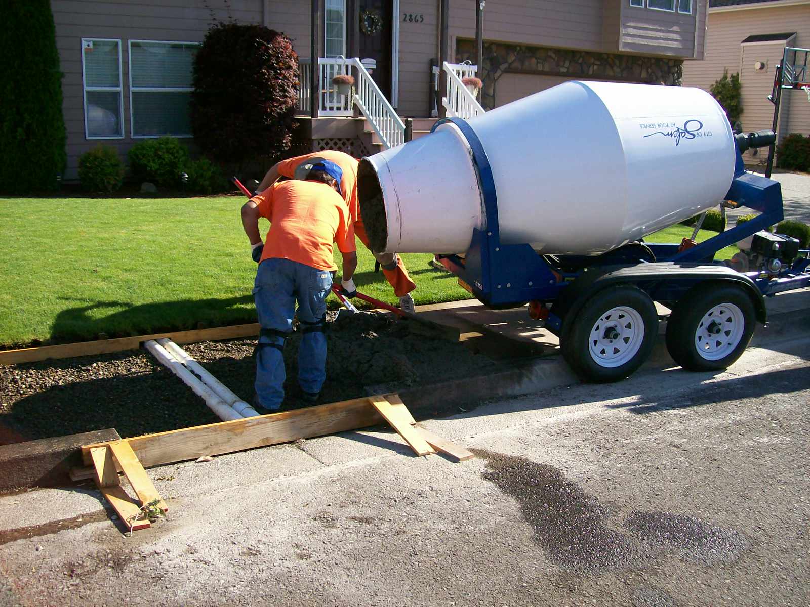 1-yard concrete mixer for sidewalks